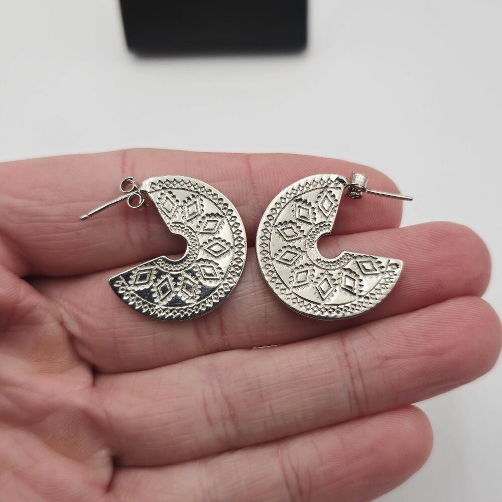 Sterling Silver Beautiful Pattern Unique Earrings A2184